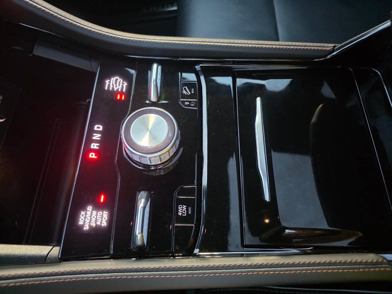 Used 2025 Jeep Grand Cherokee L Summit AWD/4WD image 24