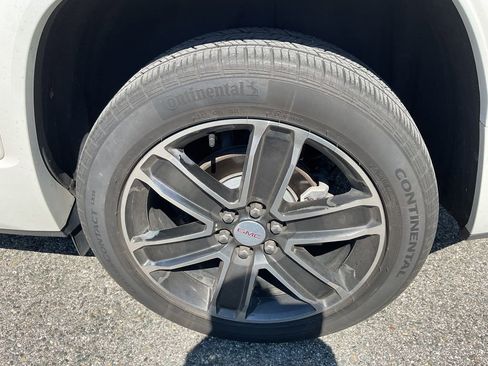 Used 2019 GMC Acadia Denali w/ Technology Package AWD/4WD image 6