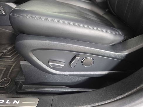 Used 2022 Lincoln Nautilus Reserve image 44