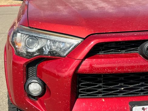 Used 2018 Toyota 4Runner 4WD image 8