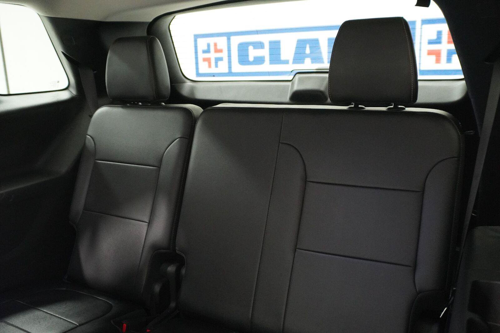 Used 2018 Chevrolet Traverse Premier w/ Driver Confidence II Package FWD image 30