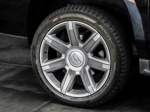 Used 2020 Cadillac Escalade ESV Luxury RWD image 75