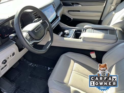 Used 2024 Jeep Wagoneer Series II w/ Flexible Seating Group image 28