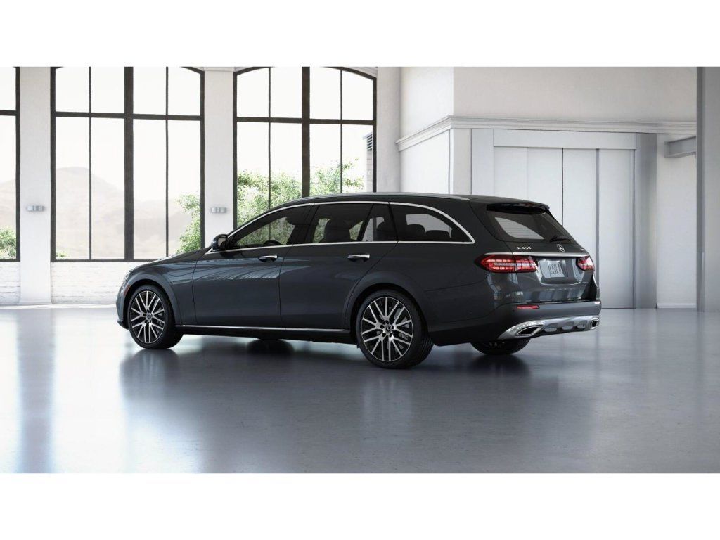 Used 2023 Mercedes-Benz E 450 4MATIC All-Terrain Wagon image 31