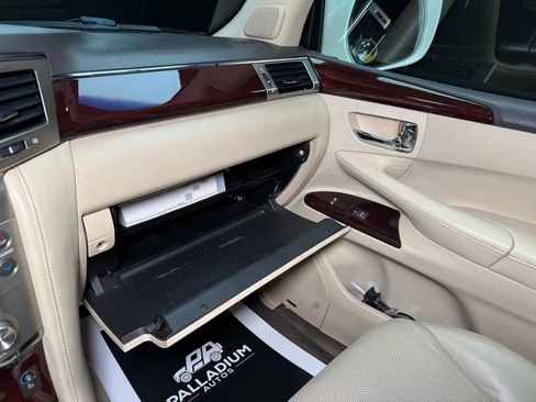 Used 2013 Lexus LX 570 4WD image 64