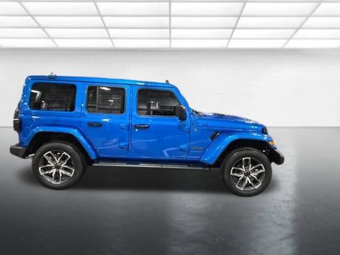 Used 2024 Jeep Wrangler Unlimited w/ Convenience Group image 3