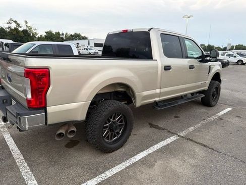 Used 2017 Ford F250 XLT w/ XLT Value Package AWD/4WD image 5