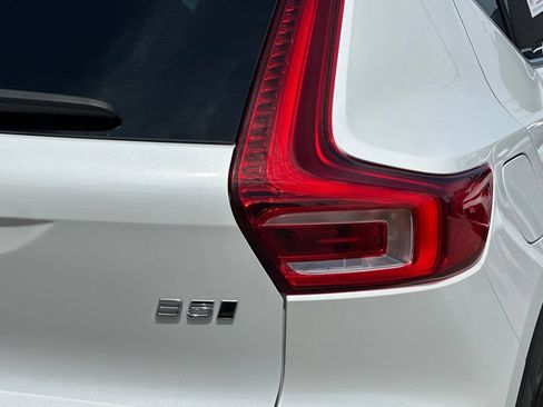 Used 2025 Volvo XC40 B5 Plus AWD/4WD image 34