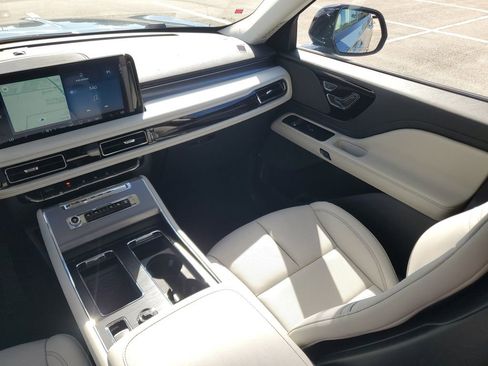 New 2025 Lincoln Aviator 2WD w/ Jet Appearance Package image 18