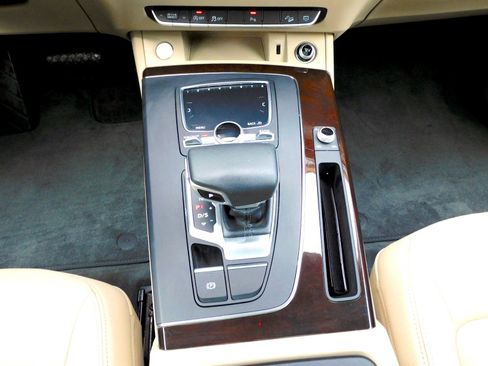 Used 2018 Audi Q5 2.0T Premium Plus w/ Premium Plus Package image 12