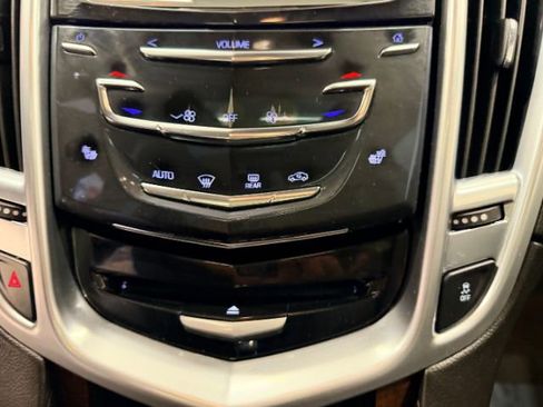 Used 2013 Cadillac SRX Performance w/ Driver Assist Package image 29