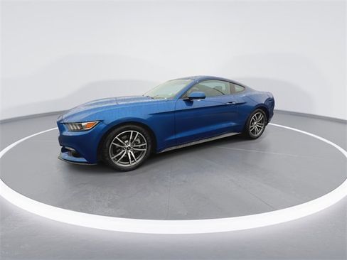 Used 2017 Ford Mustang Coupe image 4
