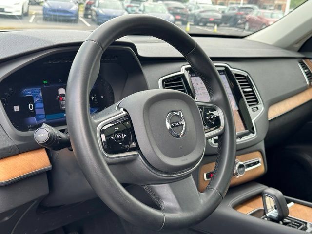 Used 2023 Volvo XC90 B6 Plus w/ Protection Package Premier AWD/4WD image 16