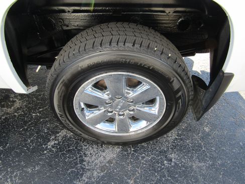 Used 2013 GMC Sierra 1500 SLE w/ Power Tech Package image 8