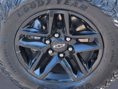 Used 2024 Chevrolet Silverado 1500 LT Trail Boss w/ Protection Package image 33