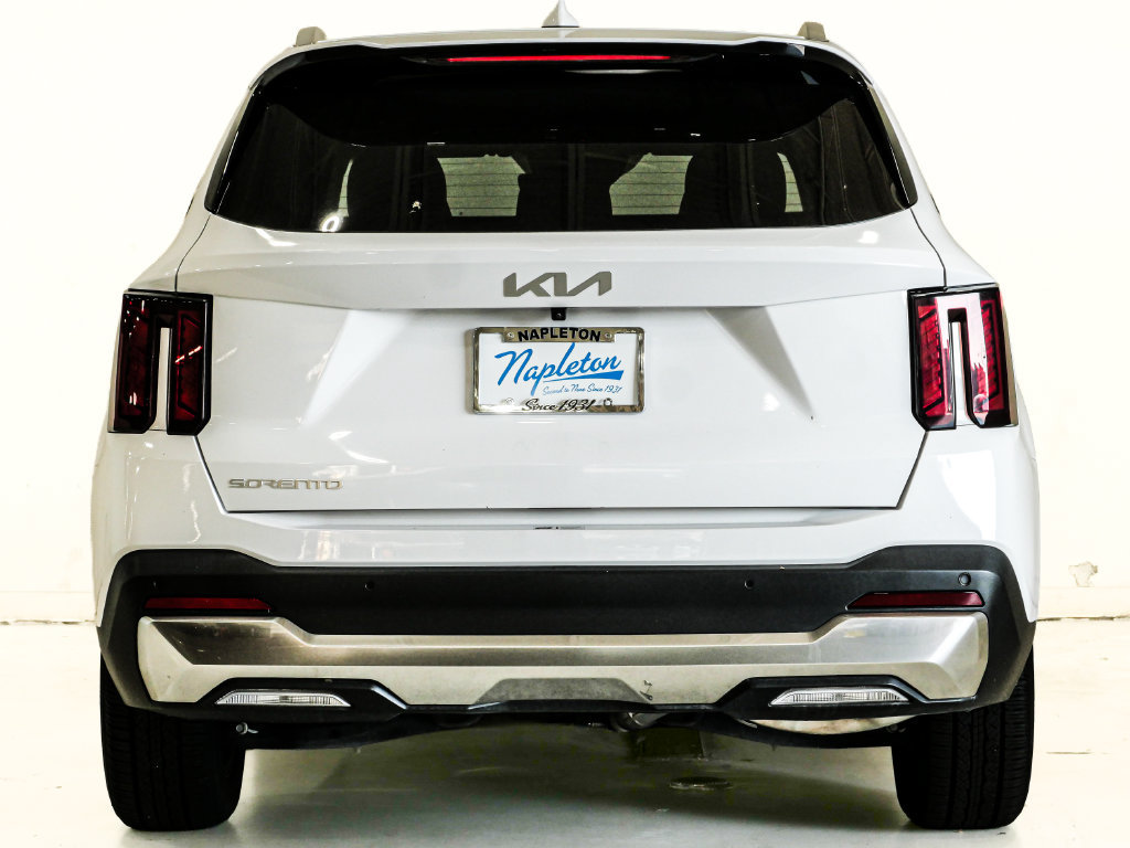 Used 2024 Kia Sorento S FWD image 7