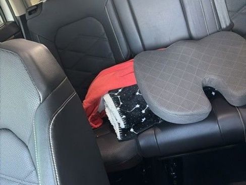 Used 2024 Volkswagen Atlas SE image 4