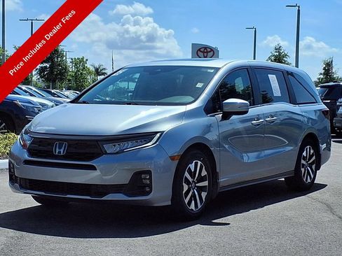Used 2025 Honda Odyssey EX-L image 3