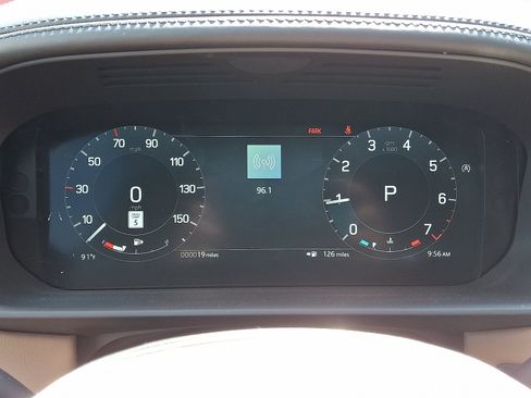 New 2026 Land Rover Discovery Limited Edition AWD/4WD image 7