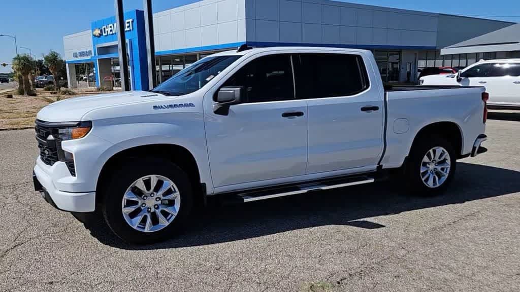 Used 2024 Chevrolet Silverado 1500 Custom RWD image 4