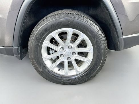 Used 2021 Jeep Grand Cherokee Laredo X AWD/4WD image 34