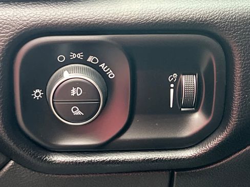 Used 2024 RAM 2500 Big Horn image 32