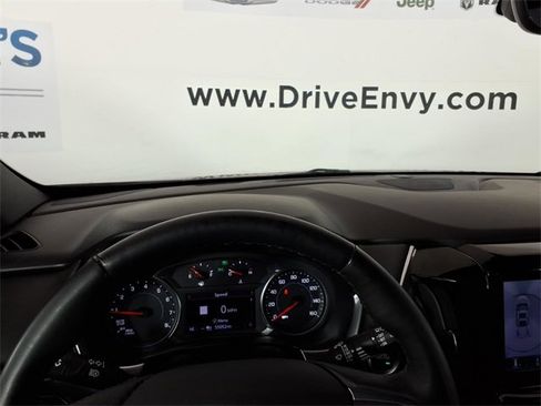 Used 2023 Chevrolet Traverse LT image 29
