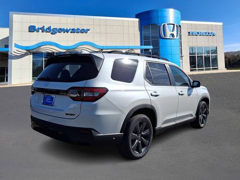 New 2026 Honda Pilot Sport image 4