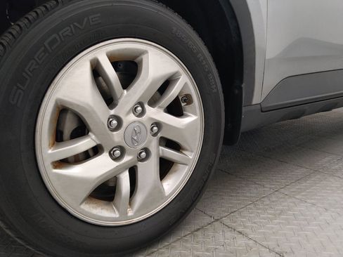 Used 2020 Hyundai Venue SEL FWD image 31