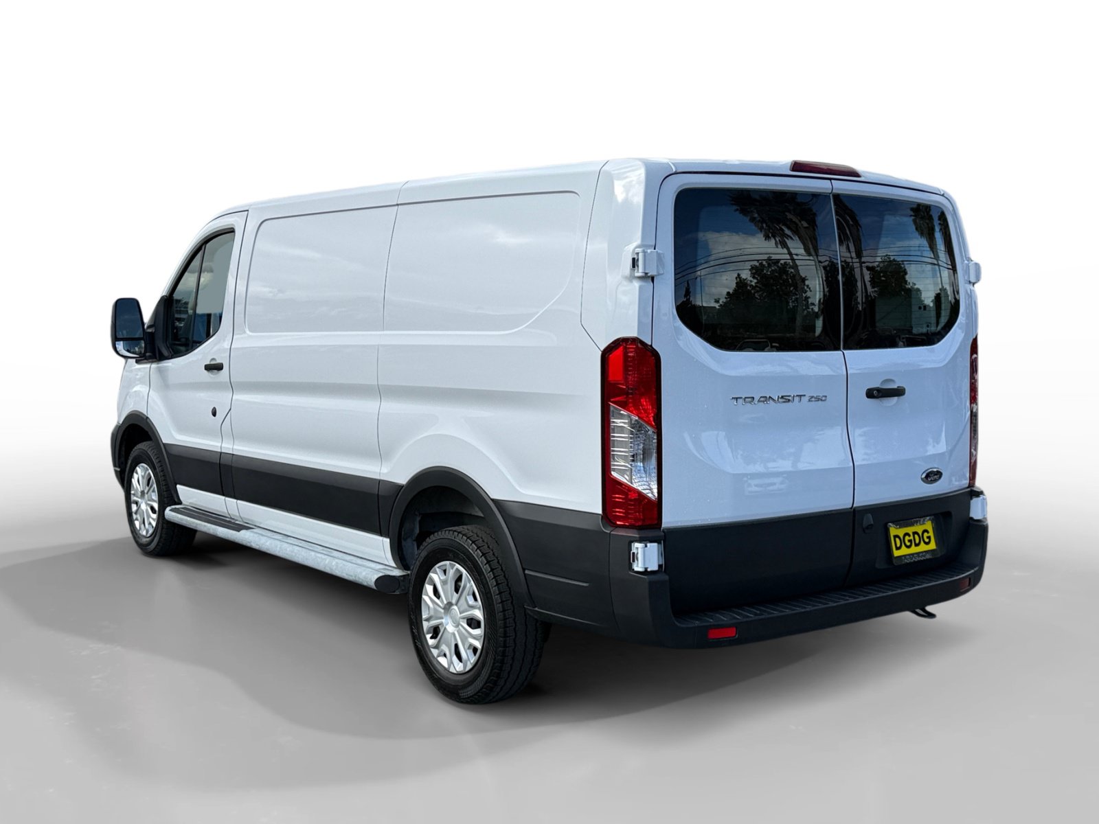 Used 2025 Ford Transit 250 Low Roof w/ Exterior Upgrade Package RWD image 3