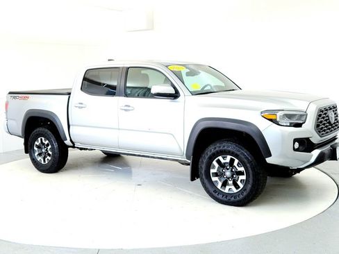 Certified 2023 Toyota Tacoma TRD Off-Road AWD/4WD image 7