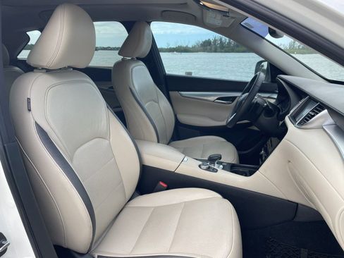 Used 2019 INFINITI QX50 Essential w/ Premium Audio Package FWD image 7