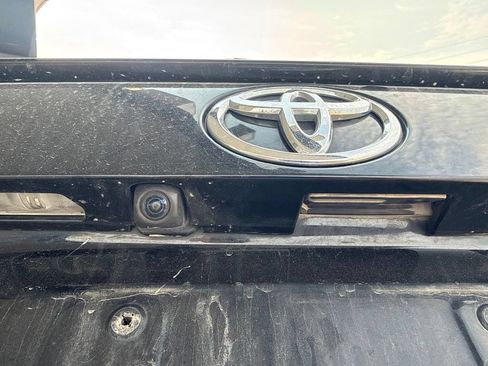 Used 2021 Toyota RAV4 XLE AWD/4WD image 11