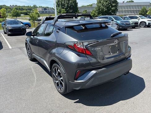 Used 2021 Toyota C-HR XLE FWD image 13