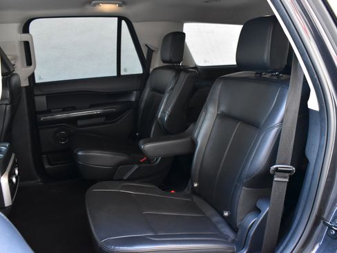 Used 2024 Ford Expedition XLT image 25