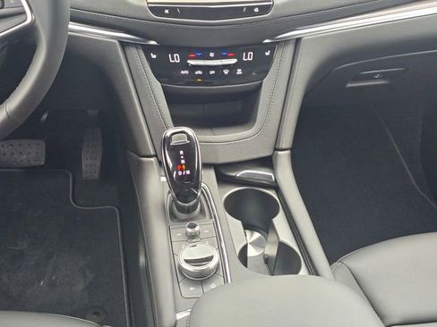 New 2026 Cadillac XT5 Luxury image 17