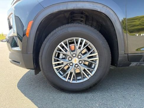 Used 2026 Chevrolet Traverse LT FWD image 40