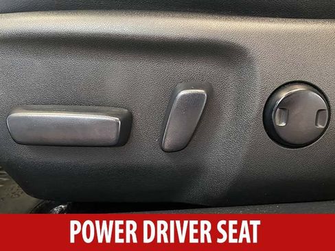 Used 2017 Toyota Camry SE w/ Moonroof Package FWD image 7