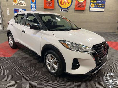 Used 2021 Nissan Kicks S FWD image 11