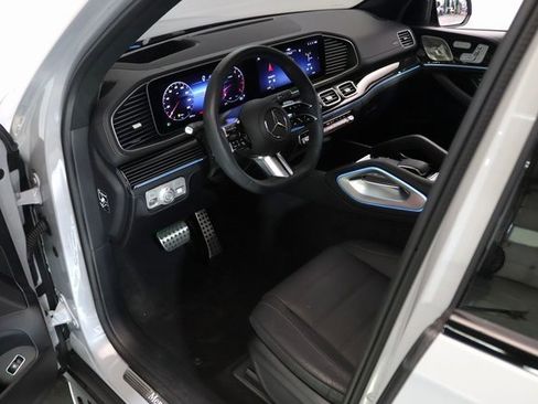 Used 2024 Mercedes-Benz GLS 580 4MATIC image 22