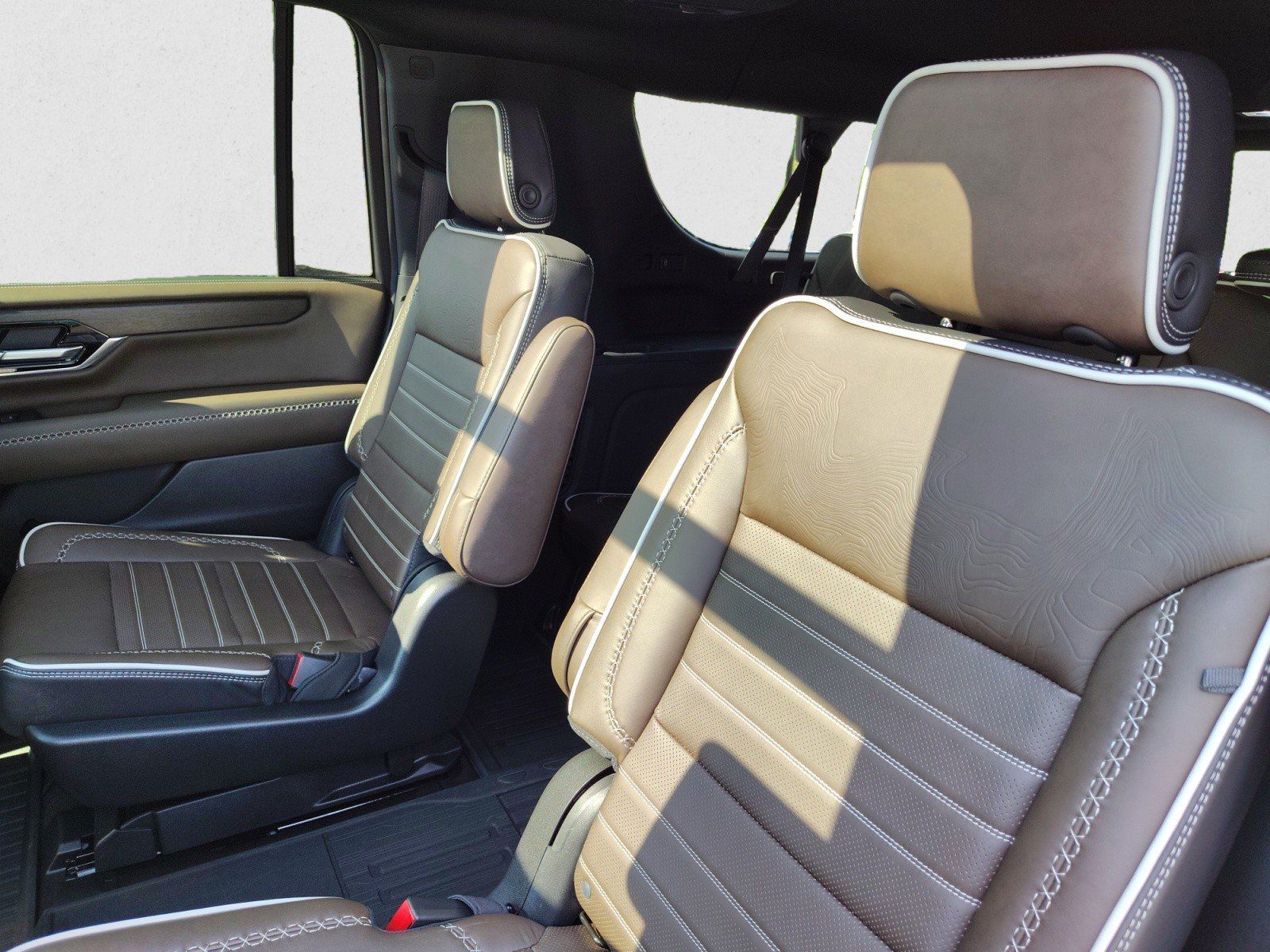 Used 2026 GMC Yukon XL Denali Ultimate AWD/4WD image 18