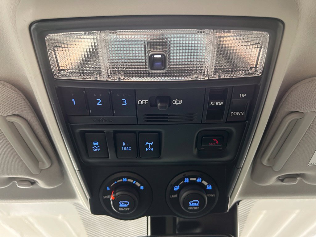 Certified 2023 Toyota 4Runner TRD Off-Road Premium w/ Moonroof Package AWD/4WD image 31