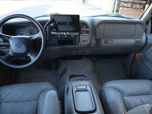 Used 1999 Chevrolet Suburban 2WD w/ Preferred Equipment Group 3 image 23