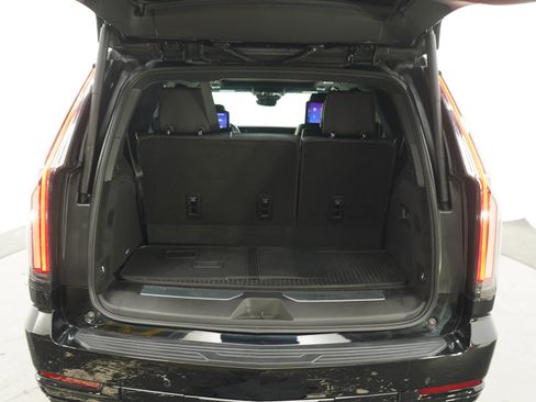 Used 2025 Cadillac Escalade Sport Platinum AWD/4WD image 16