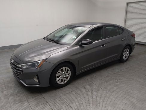 Used 2020 Hyundai Elantra SE w/ Cargo Package (C1) FWD image 2