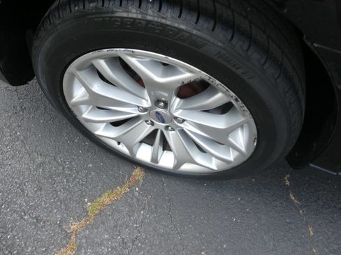 Used 2019 Ford Taurus Limited image 28