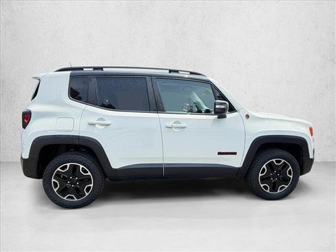 Used 2017 Jeep Renegade Trailhawk AWD/4WD image 3