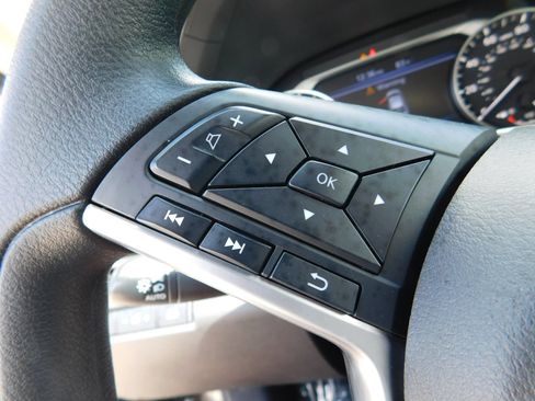 Used 2024 Nissan Altima 2.5 SV FWD image 21