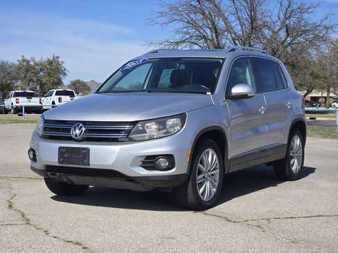 Used 2015 Volkswagen Tiguan SE image 3