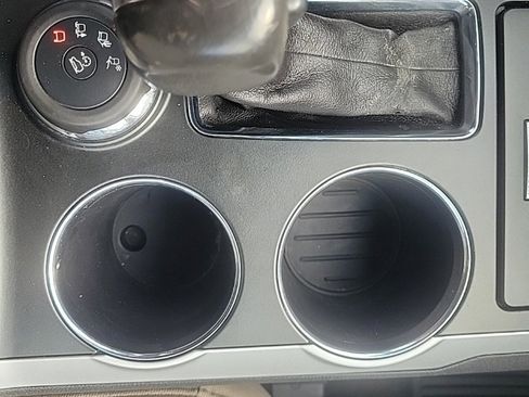 Used 2014 Ford Explorer XLT image 16